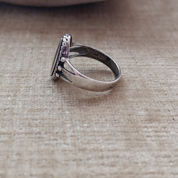 Silver Onyx Ring - Picture 2 of 10